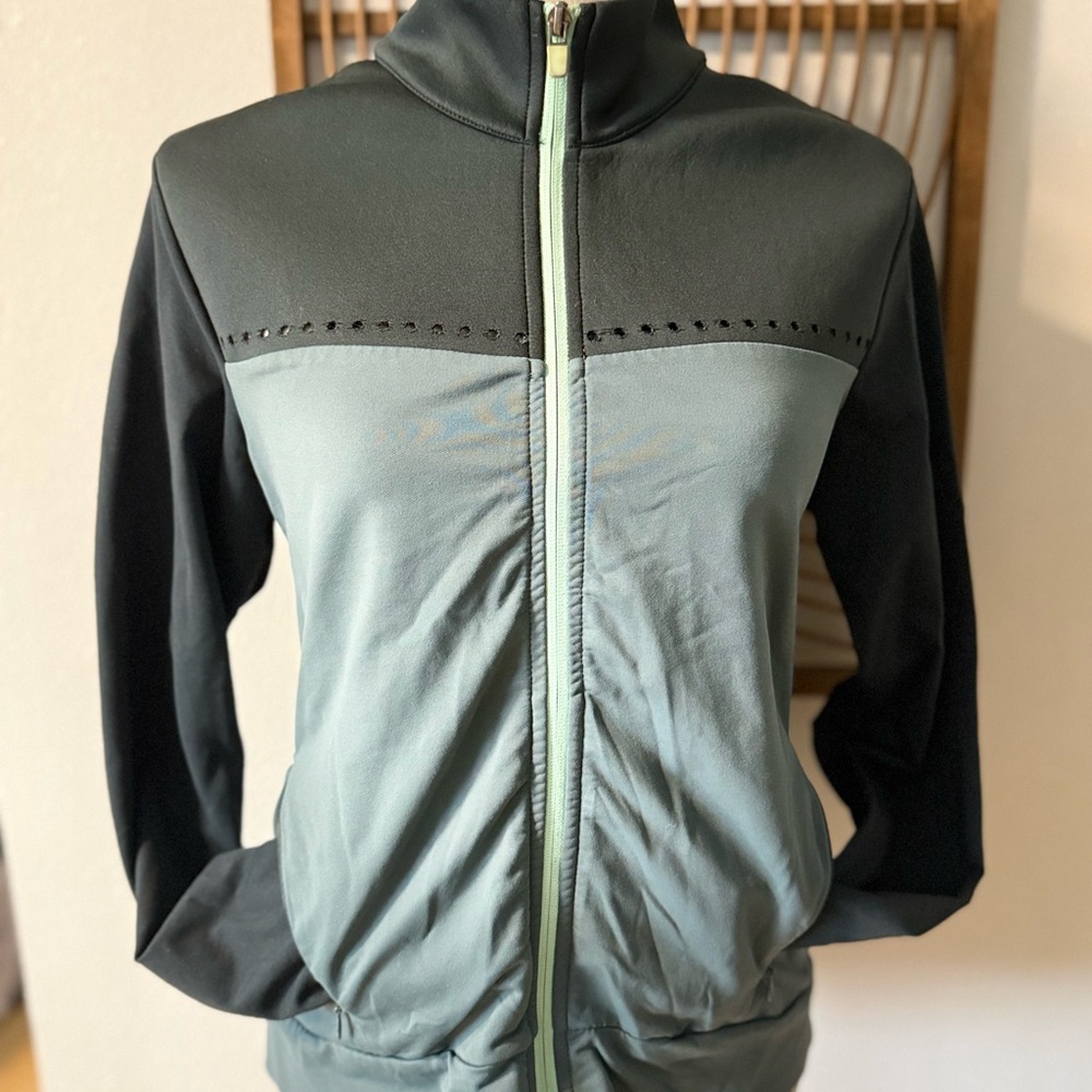 Two Tone Green Fabletics Jacket with Standing Collar and Full-Length Zipper